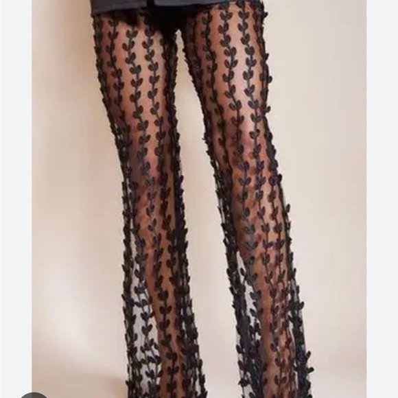 PrettyLittleThing Black Floral Lace Flare Pants - Picture 3 of 4